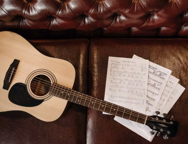 Classical Studies for Pick-Style Guitar : le répertoire classique adapté au médiator