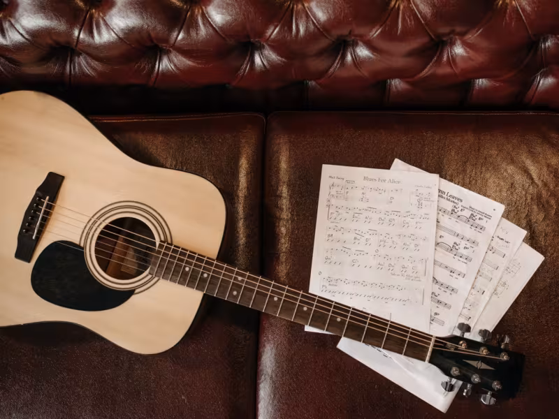 Classical Studies for Pick-Style Guitar : le répertoire classique adapté au médiator