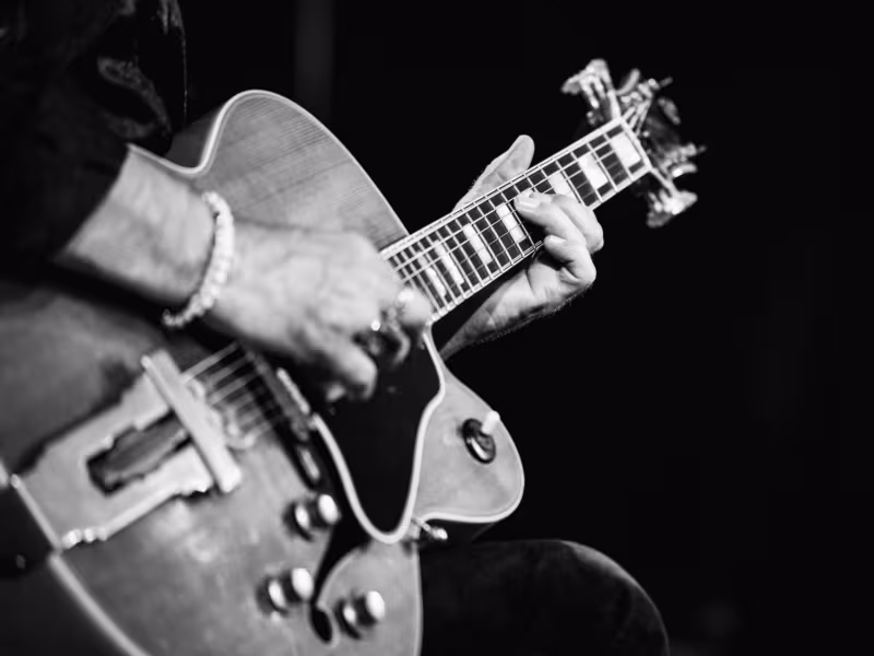 Guitar Signature Licks – Best Of Jazz Guitar : les phrasés signature des grands du jazz