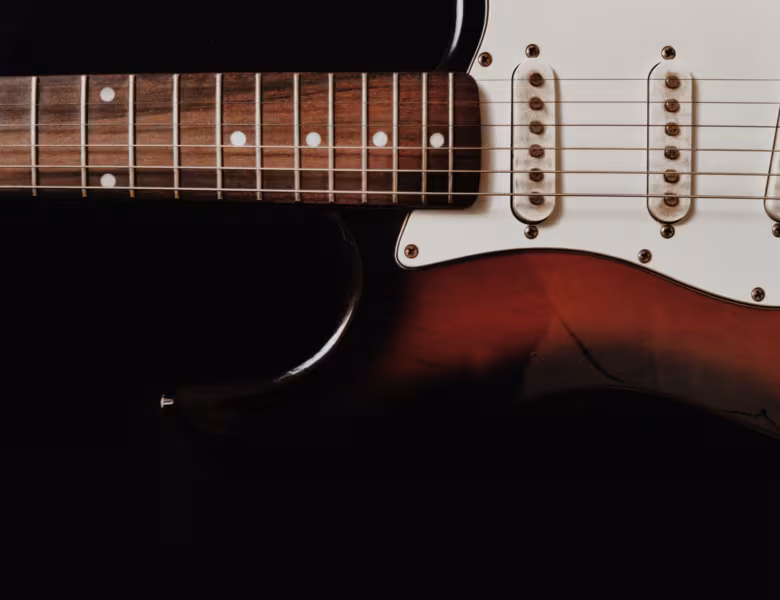La gamme par tons à la guitare : apportez une couleur mystérieuse à vos solos