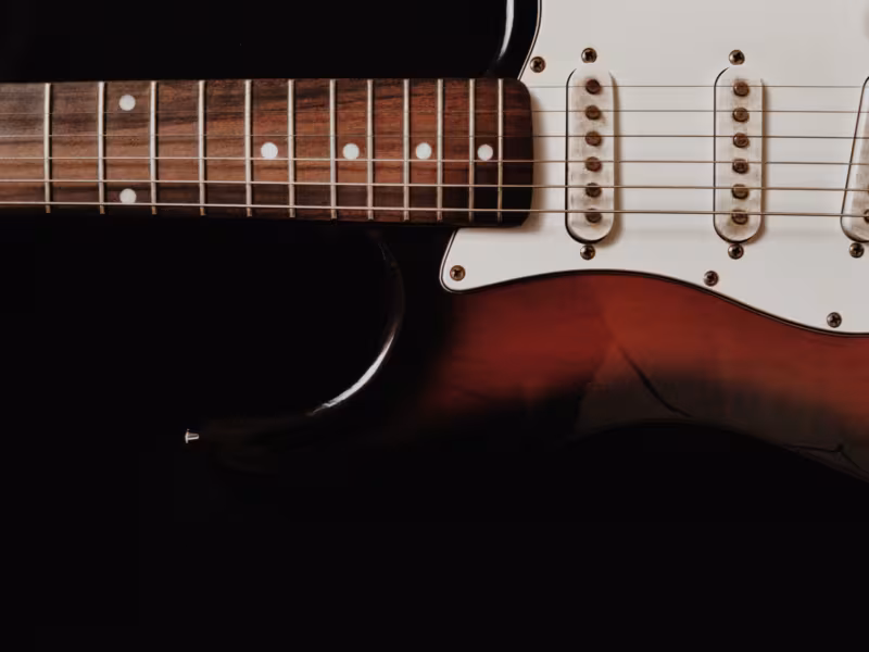 La gamme par tons à la guitare : apportez une couleur mystérieuse à vos solos