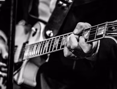 Notes Guides à la Guitare : Maîtrisez les Tierces et Septièmes pour Sublimer vos Accords et Solos